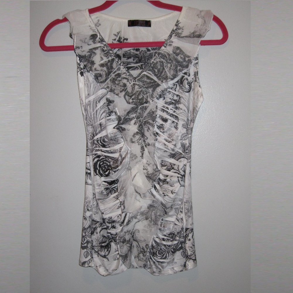 Juniors Top white with Black Flowers